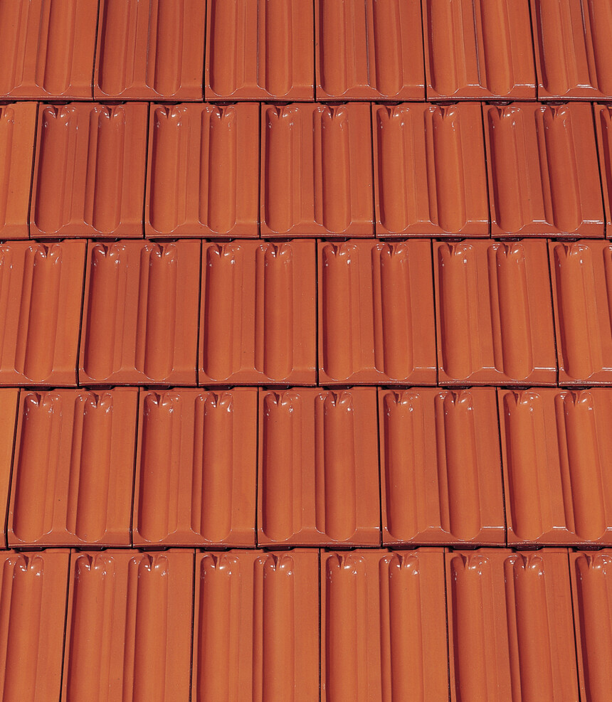 Roșu   glazură – laying