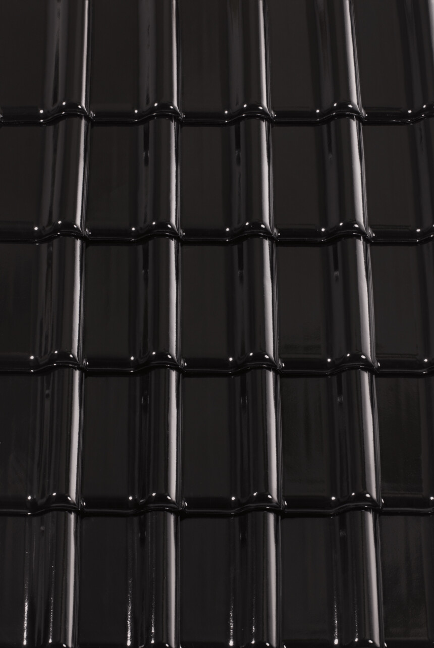 Negru   glazură – laying